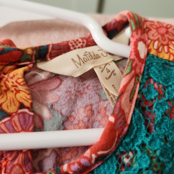 Matilda Jane Size 4 Or 4t Retro Boho Floral Peasant Top with Teal Lace Yoke - Picture 3 of 4
